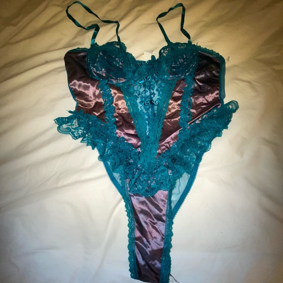 Ariane lingerie size L - Picture 1 of 6